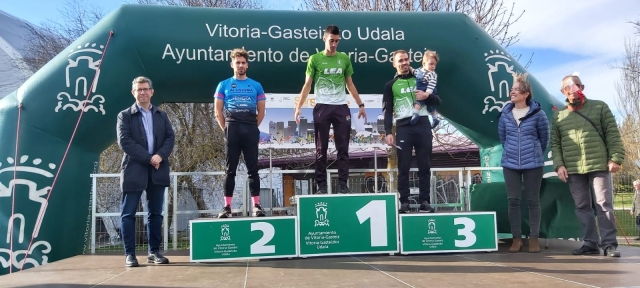 Urko Herrán y Arrate Mintegui, vencedores en la 38ª San Silvestre de Vitoria-Gasteiz4