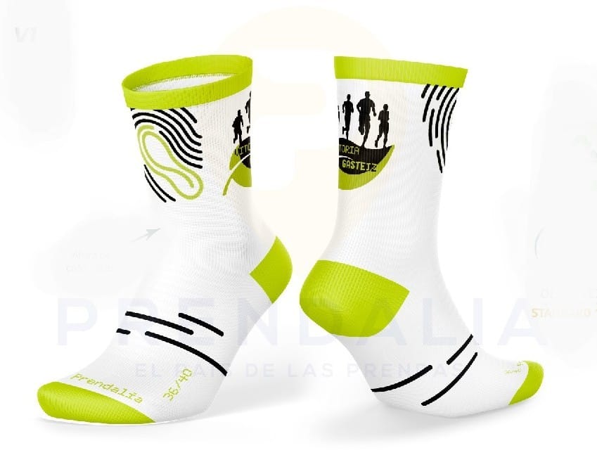 Calcetines en la bolsa del corredor de la 47ª Media Maratón Vitoria-Gasteiz